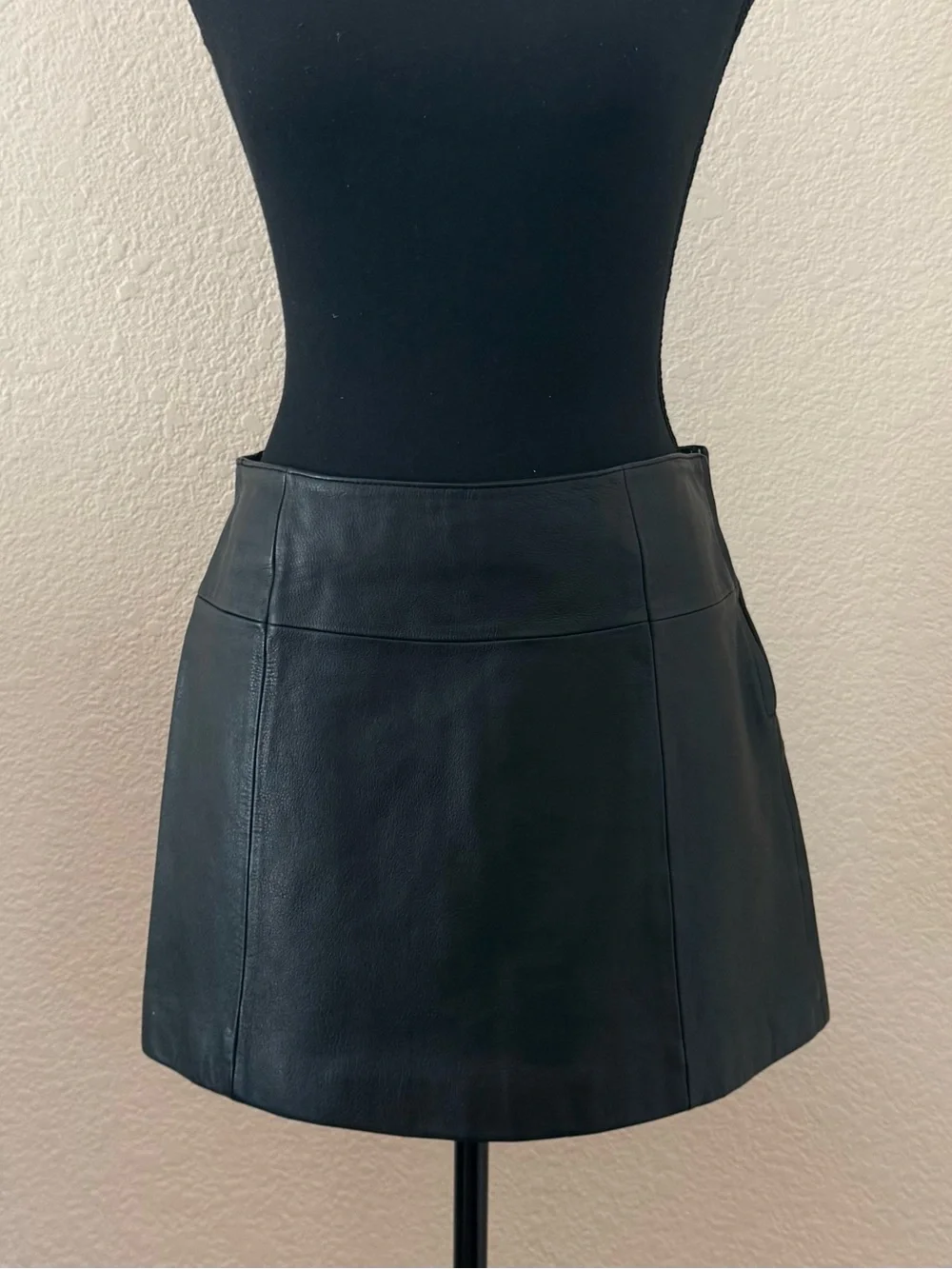 Vintage 90s-Y2K Wilsons Leather Black Paneled Mini Skirt Size 4